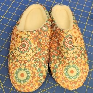 Super Soft Colorful Slippers Size 10 Brand New